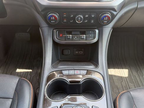 Used 2022 GMC Acadia AT4 w/ Technology Package AWD/4WD image 19