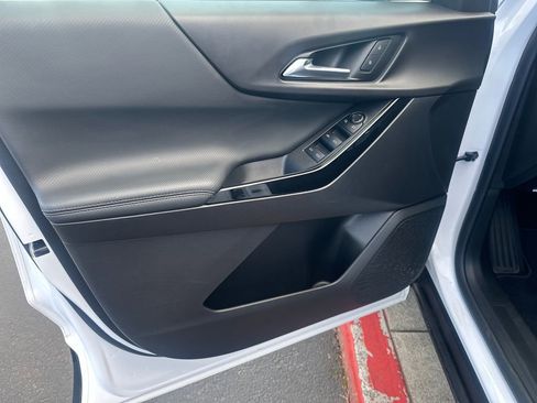 Used 2025 Chevrolet Equinox LT image 10