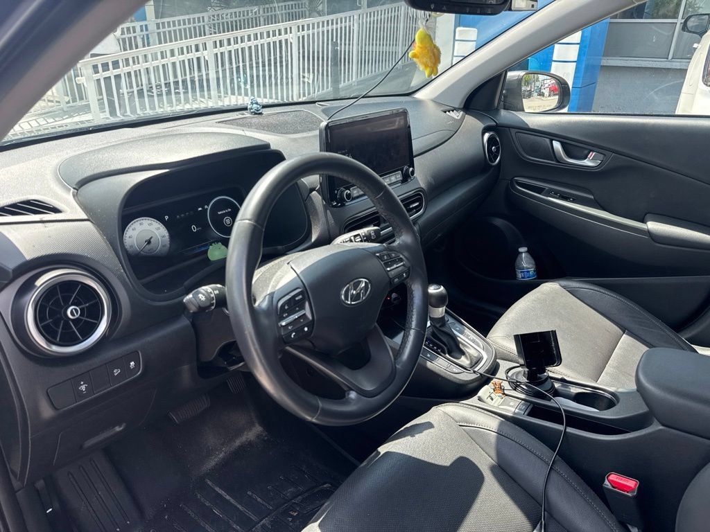 Used 2023 Hyundai Kona Limited w/ Cargo Package FWD image 12