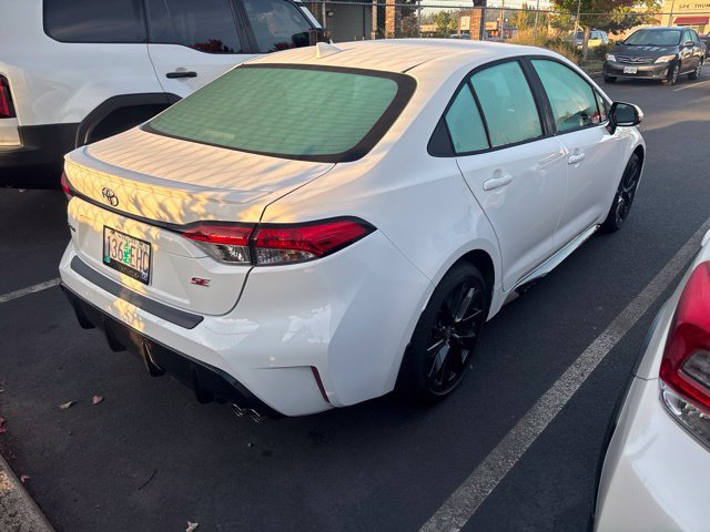 Used 2023 Toyota Corolla SE w/ Carpet Mat Package (TMS) FWD image 2