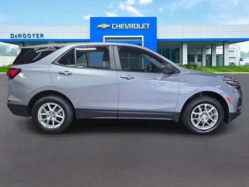 Used 2024 Chevrolet Equinox LS w/ Driver Confidence II Package AWD/4WD image 6