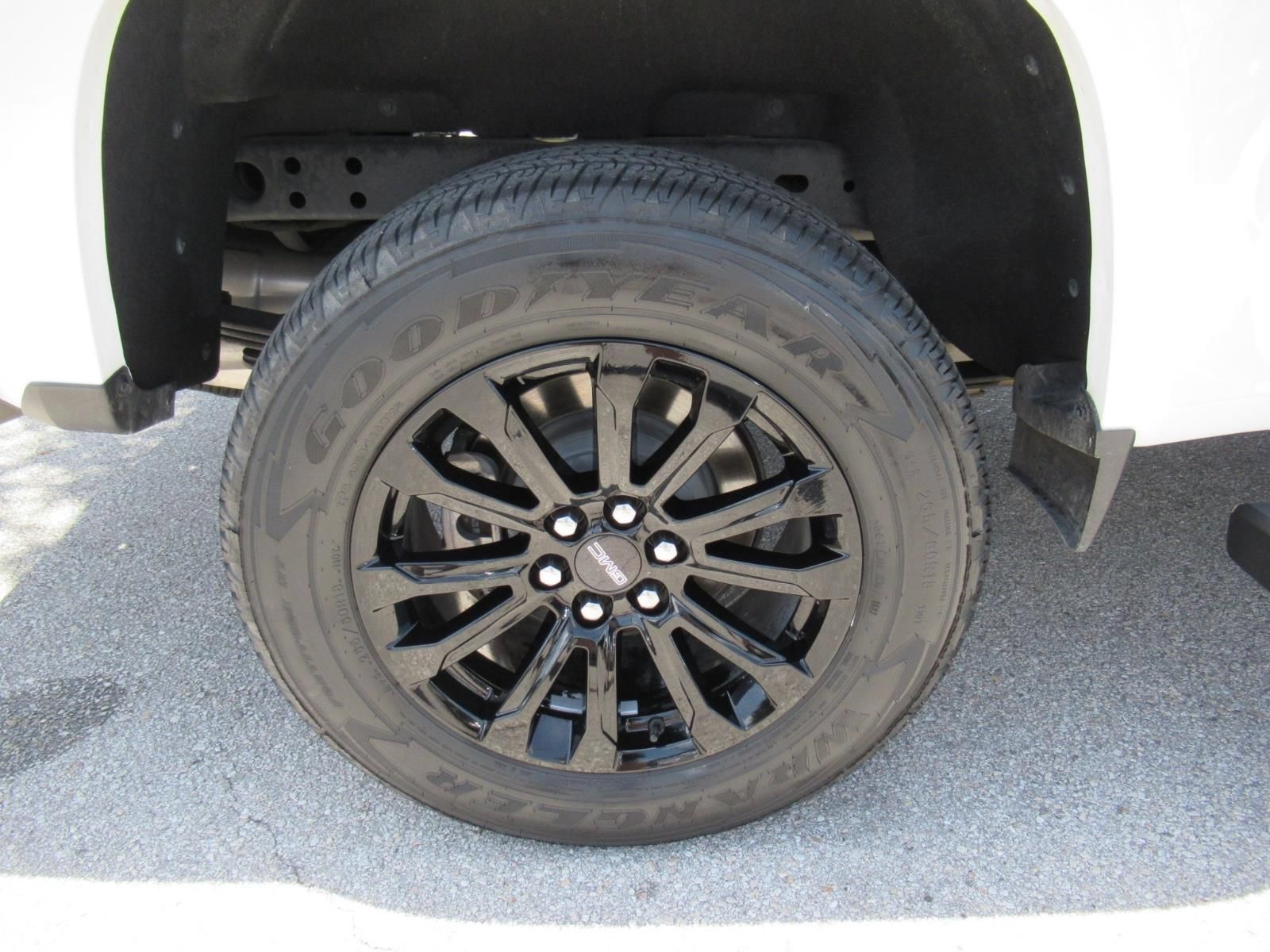 Used 2022 GMC Canyon Elevation w/ Trailering Package RWD image 9
