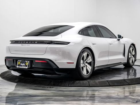 Used 2023 Porsche Taycan 4S AWD/4WD image 15