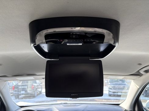 Used 2020 Chevrolet Traverse LT w/ LPO, Black Accent Package image 19