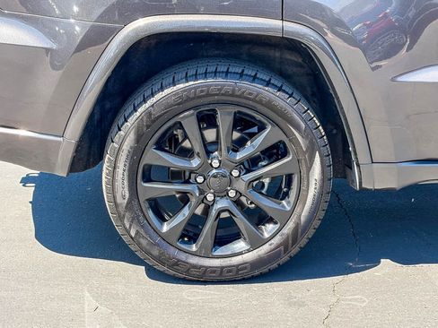 Used 2021 Jeep Grand Cherokee Laredo X AWD/4WD image 10