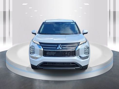 New 2026 Mitsubishi Outlander ES FWD image 2