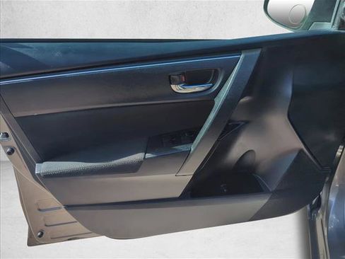 Used 2019 Toyota Corolla LE image 9