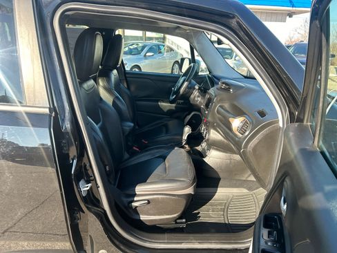 Used 2016 Jeep Renegade Limited image 17