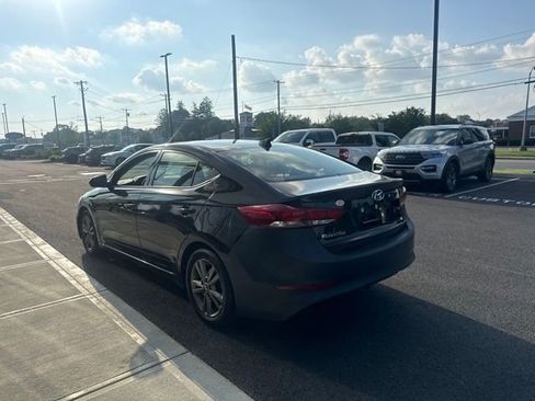 Used 2018 Hyundai Elantra Value Edition FWD image 3