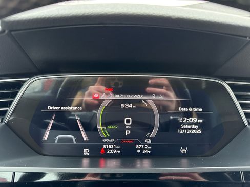 Used 2022 Audi e-tron Premium w/ Convenience Plus Package image 42