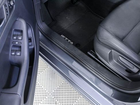 Used 2012 Volkswagen Jetta SE FWD image 7