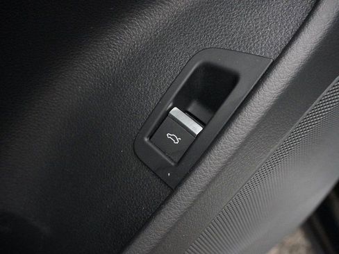 Used 2023 Audi Q8 Premium AWD/4WD image 38