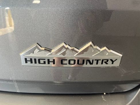 Used 2021 Chevrolet Traverse High Country AWD/4WD image 49