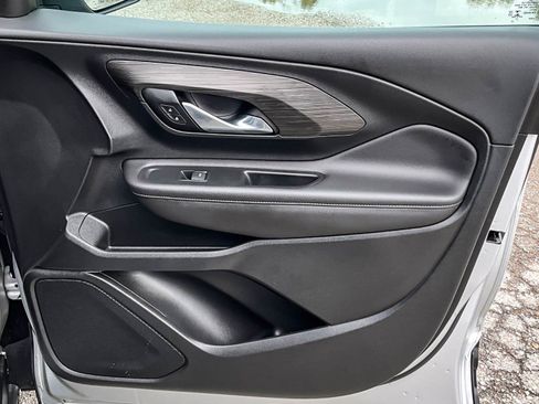 Certified 2022 GMC Terrain SLT image 16