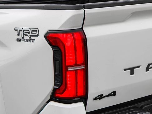 Used 2024 Toyota Tacoma TRD Sport w/ TRD Sport Premium Package AWD/4WD image 9