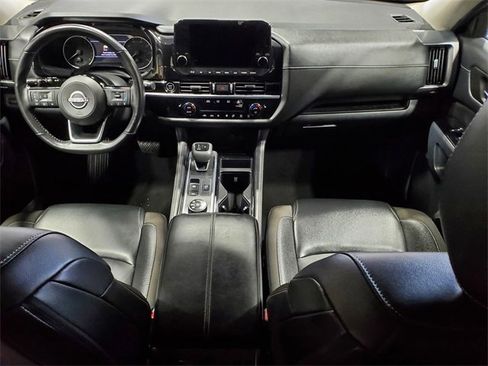 Used 2023 Nissan Pathfinder SL w/ Black Appearance Package image 23