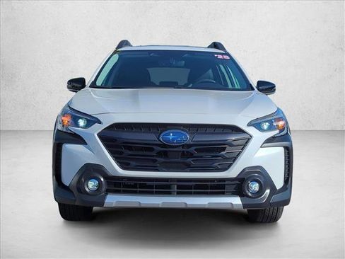 Used 2025 Subaru Outback Limited image 2