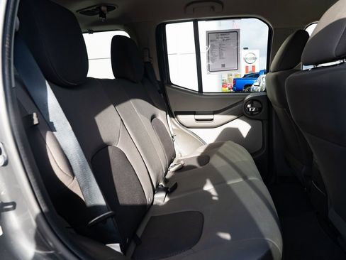 Used 2015 Nissan Xterra S image 20
