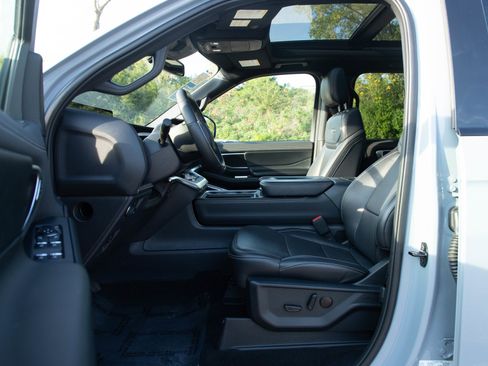 Used 2025 Ford Expedition Platinum w/ Stealth Performance Package AWD/4WD image 26
