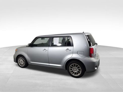 Used 2011 Scion xB image 10