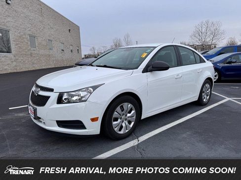 Used 2014 Chevrolet Cruze LS image 1