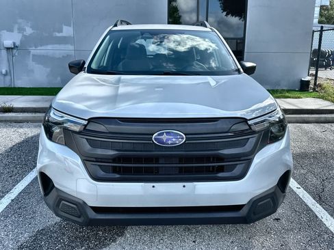 Used 2025 Subaru Forester AWD/4WD image 12