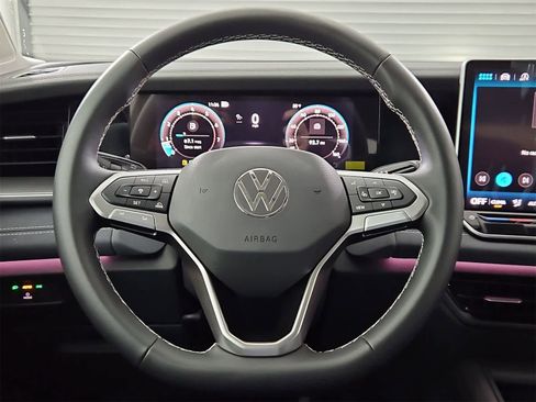 New 2026 Volkswagen Tiguan SE image 22