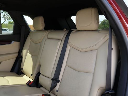 Used 2018 Cadillac XT5 Luxury w/ Driver Awareness Package image 13