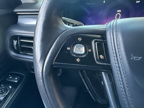 Used 2025 Lincoln Aviator AWD image 19