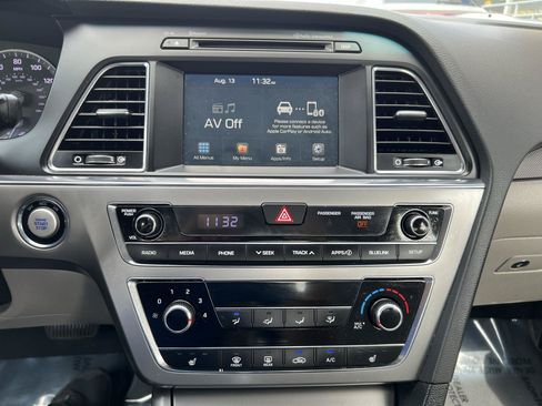Used 2017 Hyundai Sonata Sport w/ Value Edition Package 02 FWD image 18