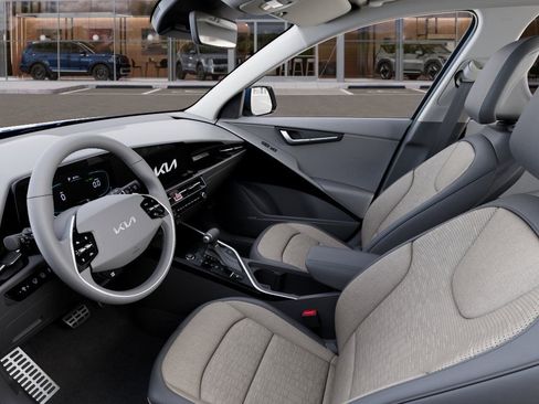 New 2026 Kia Niro SX Touring FWD image 17
