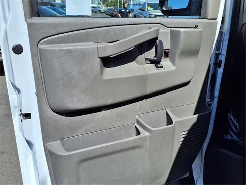 Used 2024 Chevrolet Express 3500 LT w/ LT Preferred Equipment Group image 8