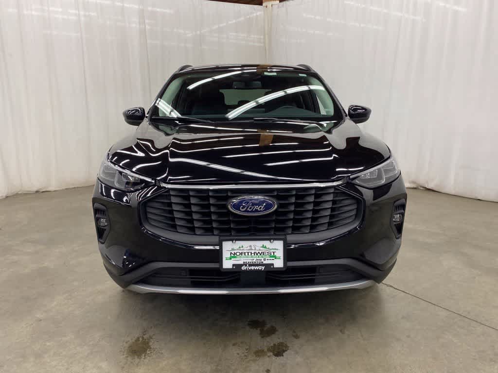 Used 2025 Ford Escape Platinum AWD/4WD image 9