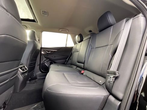 Used 2025 Subaru Outback Limited image 13
