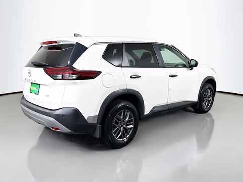 Used 2022 Nissan Rogue S AWD/4WD image 10