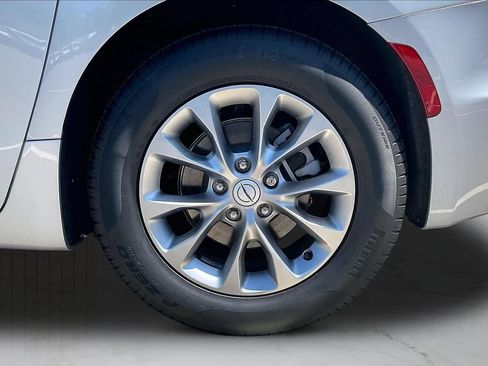 New 2026 Chrysler Pacifica Limited w/ Trailer Tow Group FWD image 36
