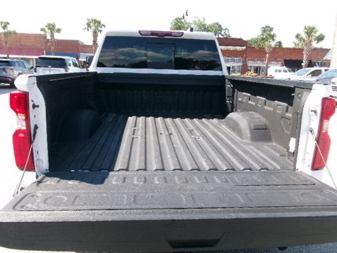 Used 2024 Chevrolet Silverado 2500 High Country w/ High Country Premium Package AWD/4WD image 5