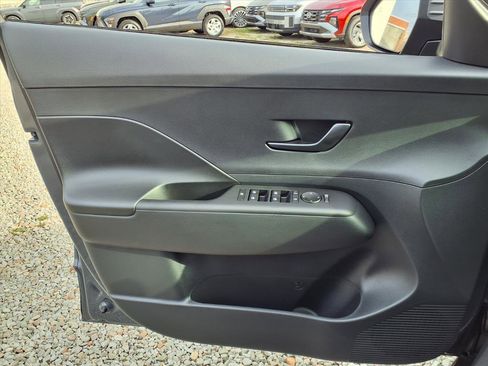 New 2026 Hyundai Kona SE image 8