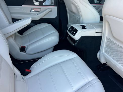 Used 2026 Mercedes-Benz GLS 580 4MATIC image 34