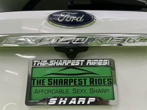 Used 2016 Ford Explorer XLT image 13