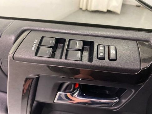 Used 2019 Toyota 4Runner TRD Off-Road Premium AWD/4WD image 25