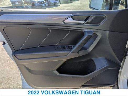 Used 2022 Volkswagen Tiguan SE R-Line image 12