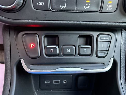 Used 2020 GMC Terrain SLE FWD image 19