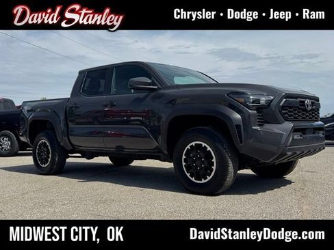 Used 2025 Toyota Tacoma TRD Off-Road AWD/4WD image 1