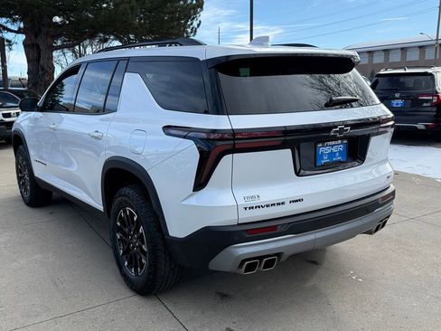 Used 2024 Chevrolet Traverse Z71 image 6