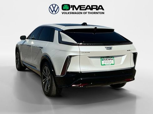 Used 2024 Cadillac Lyriq Luxury RWD image 3