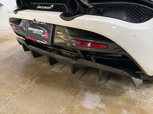 Used 2022 McLaren 720S Performance image 17