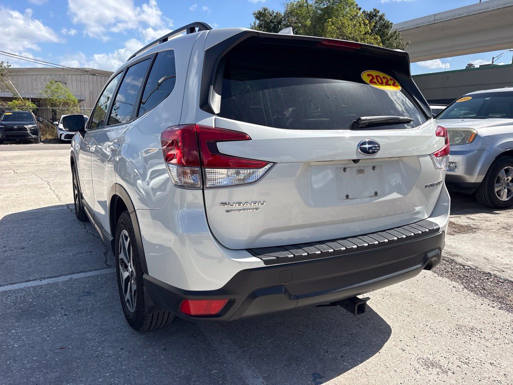 Used 2022 Subaru Forester Premium AWD/4WD image 5