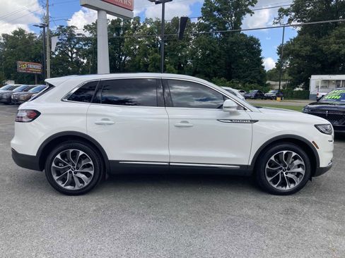 Certified 2022 Lincoln Nautilus Reserve image 2