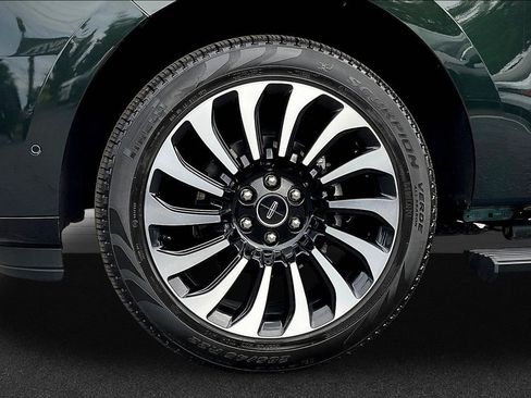 Used 2022 Lincoln Navigator Black Label AWD/4WD image 32